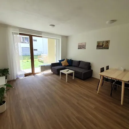 Stylish With Terrace And Garage In The Center Pilsen
